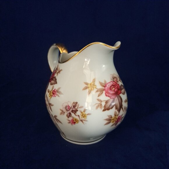 Vintage Norleans China Creamer Floral Pattern With Gold Trim - Picture 4 of 14